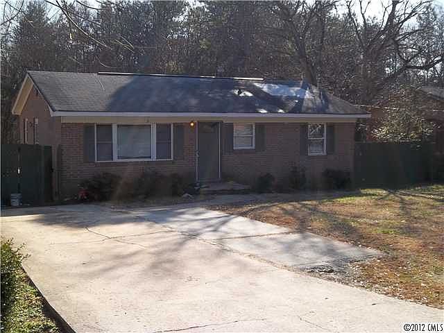 1st image of 2737 Mary Ave