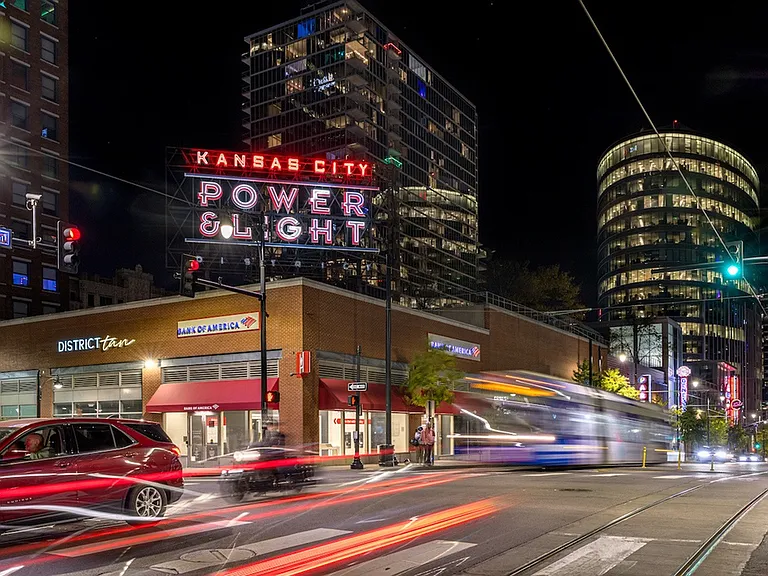 One Light Luxury Apartments in Kansas City offering Exclusive Neighborhood Perks Card