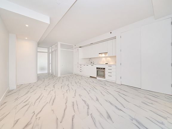 5th image of 329 Pleasant Ave #1D