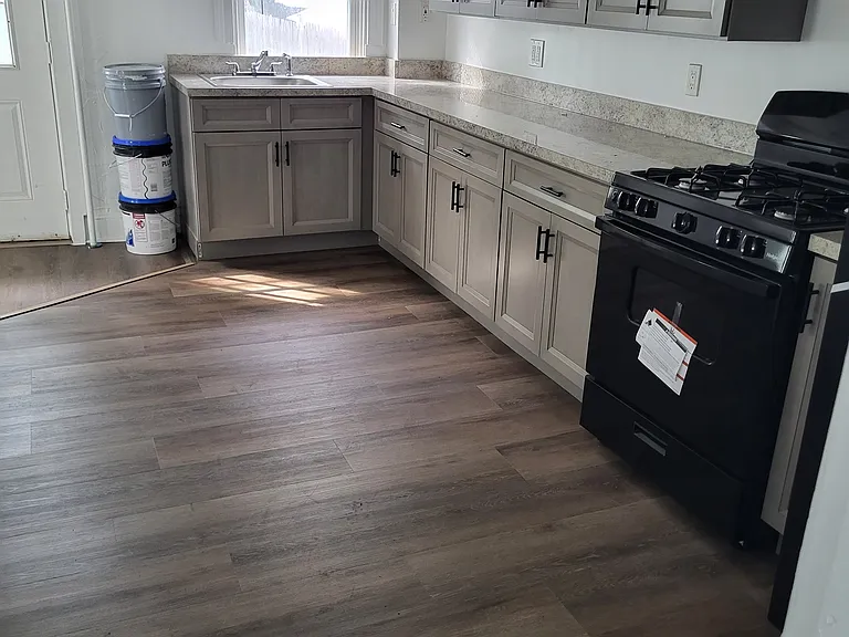13-15 Greystone Ave — Photo 4