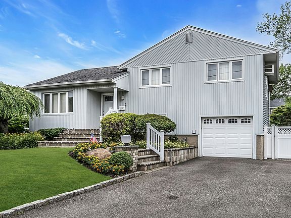 2nd image of 43 Grohmans Ln