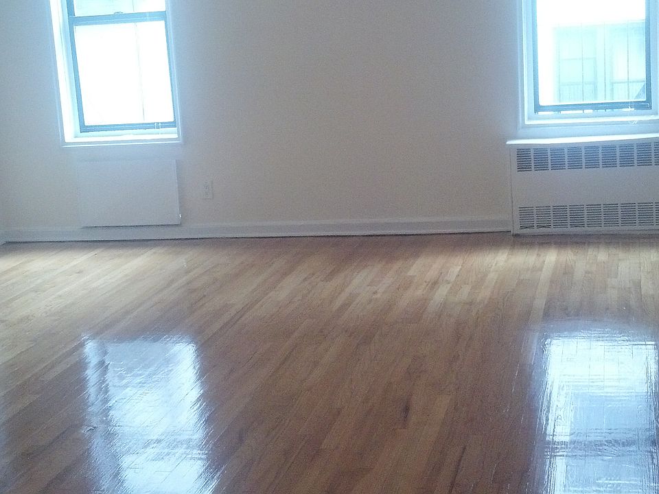 2nd image of 9131 Lamont Ave #7D