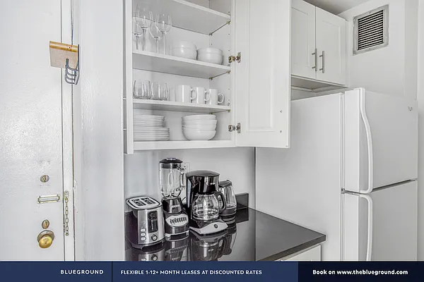 Rented by The Blueground | media 84