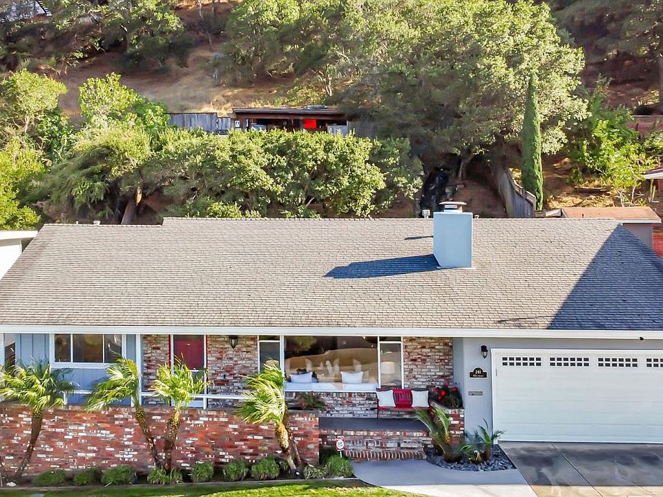 1st image of 241 42nd Ave