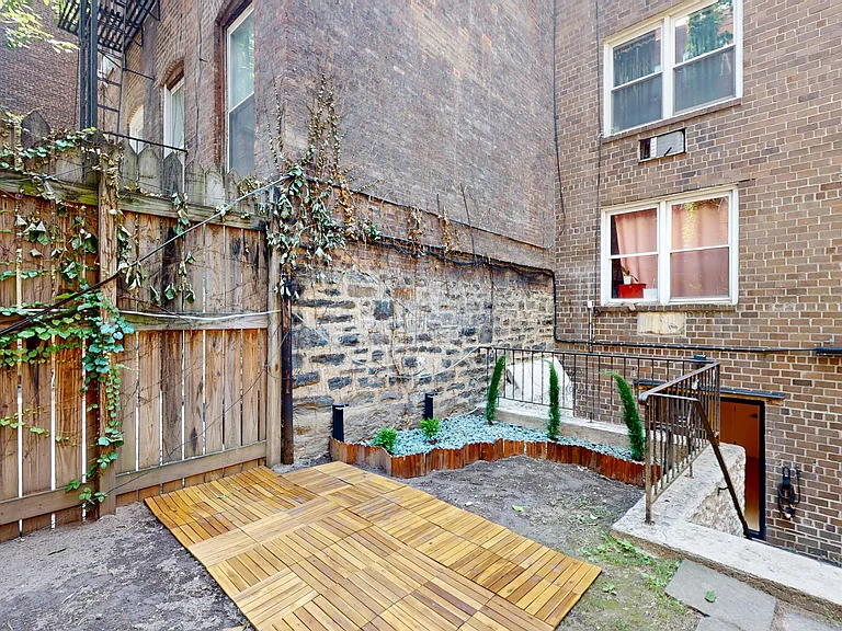 227 E 11th St #1B — Photo 8