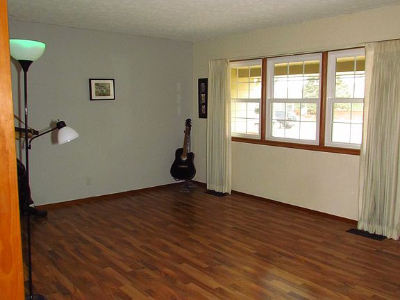 3rd image of 2411 5th Ave
