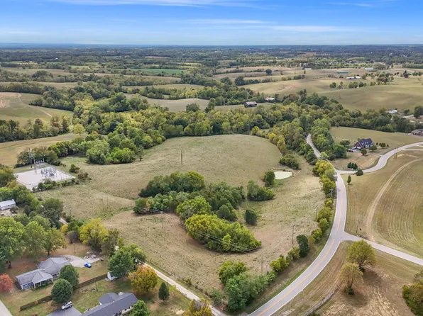 2598 Winchester Rd, Mount Sterling, KY 40353