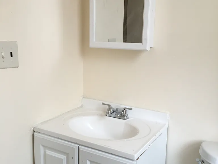 128 Stratford Ave #2B — Photo 5