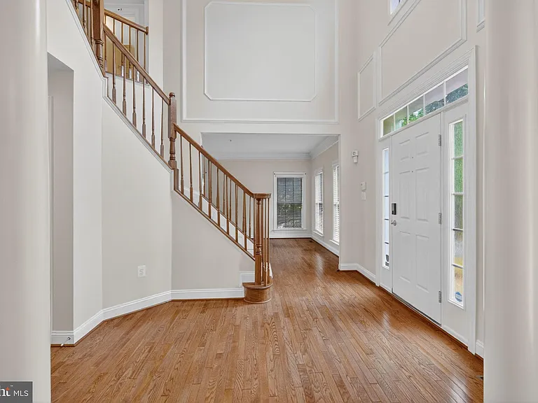 15806 Copper Beech Dr — Photo 11