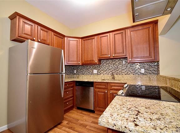 2nd image of 3115 Edwards Pl APT 303