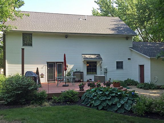 4th image of 802 E Parkwood St