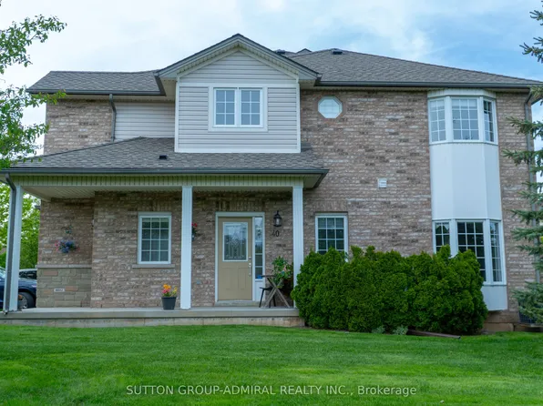232 Stonehenge Dr #40, Hamilton, ON L9K 1R5