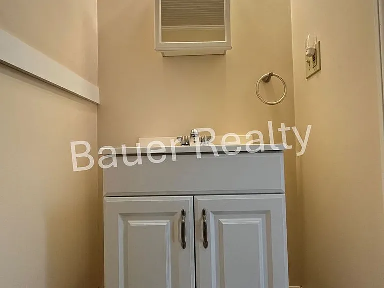 330 Dorchester St — Photo 15