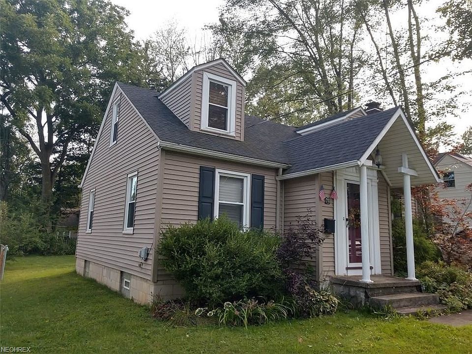 2nd image of 71 Edgewater Dr