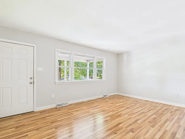 3041 Clintwood Rd — Photo 7