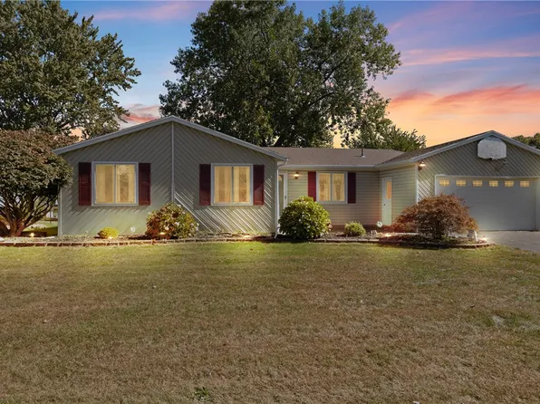 60 Cindy Ln, Rochester, NY 14626