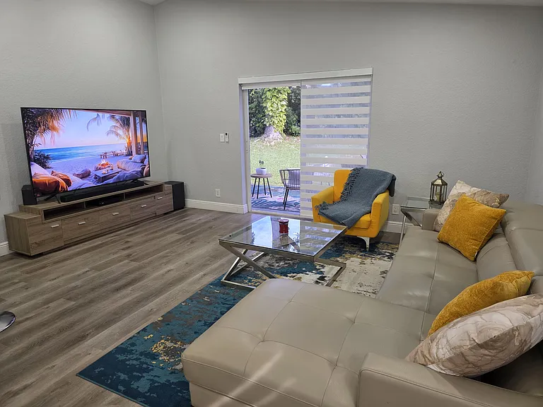 1217 SW 46th Way — Photo 7