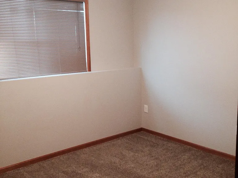 1180 Lindsey Ln — Photo 12