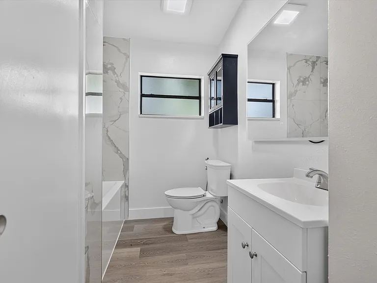 2500 Myrtle Ave — Photo 16