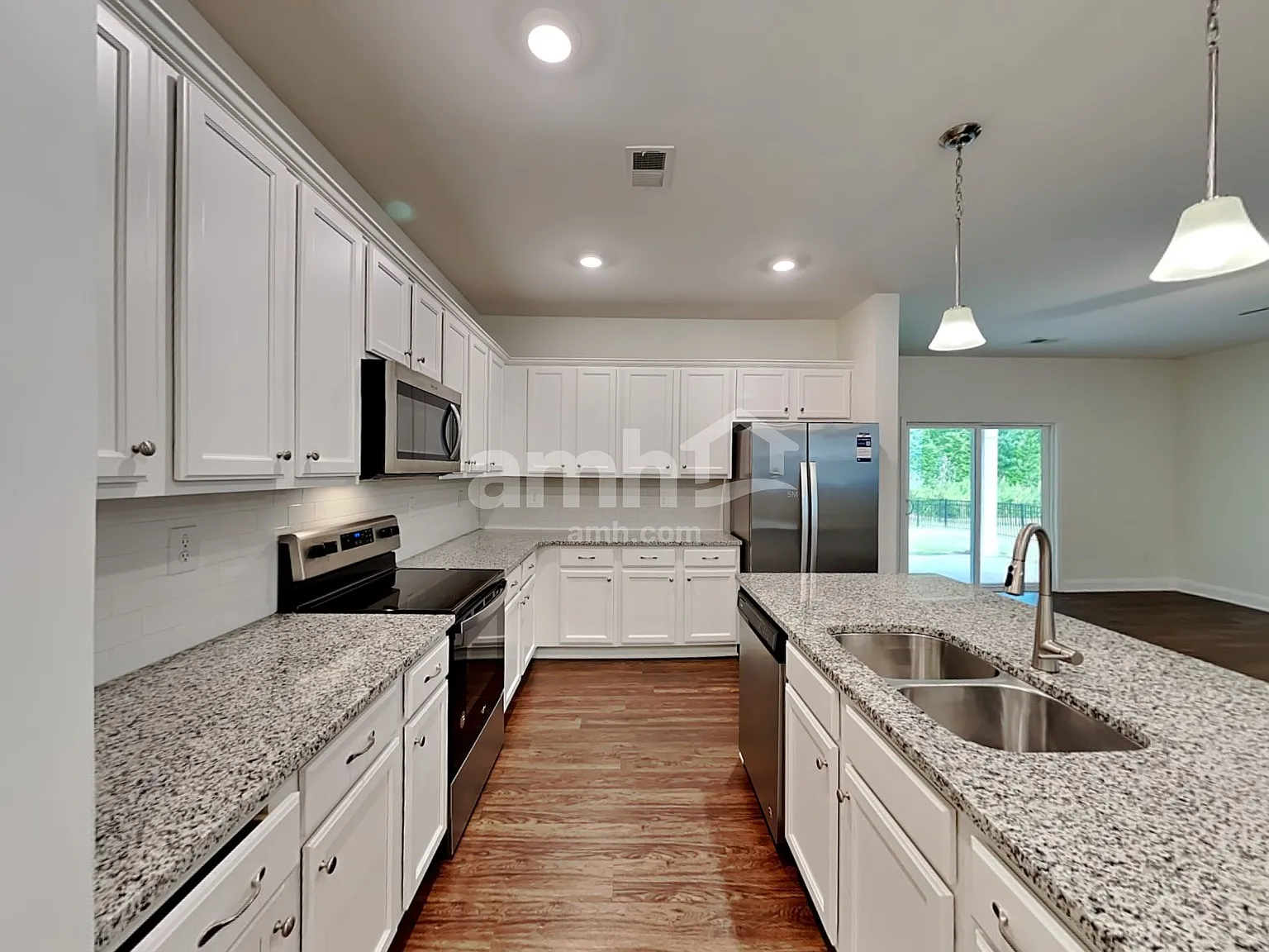 3 bed, 2.5 bath, 2064 sqft, $2,630 — Photo 3