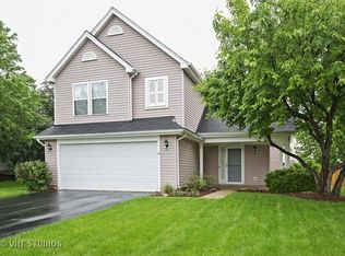 1682 Kennsington Ln, Crystal Lake, IL 60014