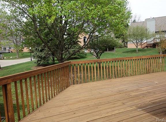 4th image of 37527 Burton Ct #1