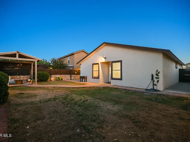 14121 Tierra Halcon Dr — Photo 34