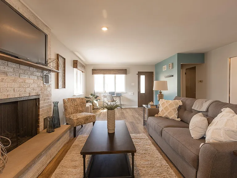 356 W Loretta Ave — Photo 5