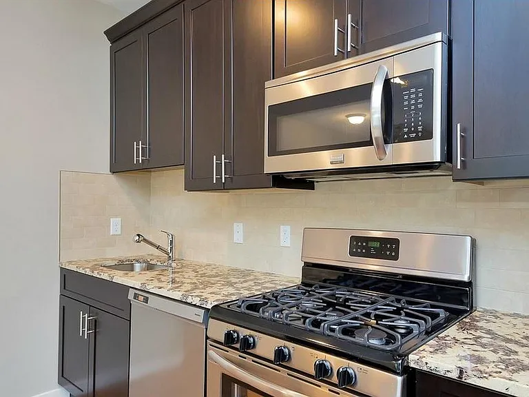 860 Jersey Ave #203 — Photo 3