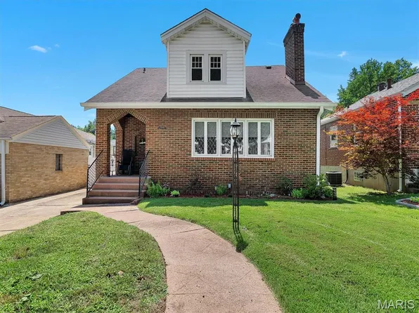 7448 Hillsdale Dr, Saint Louis, MO 63121