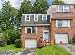 446 Hunting Creek Rd, Canonsburg, PA 15317