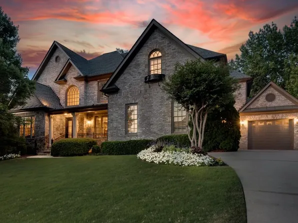 2494 Oak Grove Ests NE, Atlanta, GA 30345