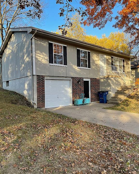 1st image of 814 SE 19th St