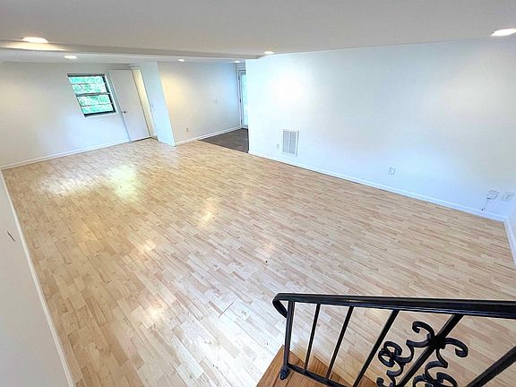 GIANT BONUS or BEDROOM