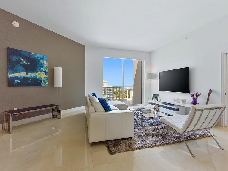 350 N Federal Hwy #Penthouse 09 — Photo 12