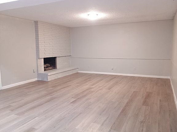 3rd image of 4401 Mayflower Dr