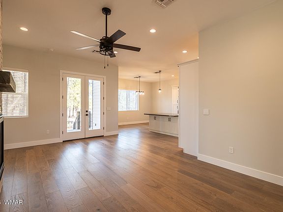 5th image of 1040 S Redberry Dr