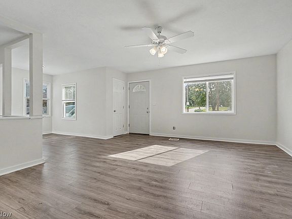 5th image of 1328 Winton Ave