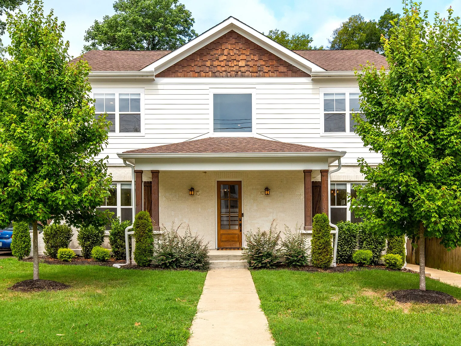 5 bed, 4.5 bath, 4121 sqft, $7,000 — Photo 1
