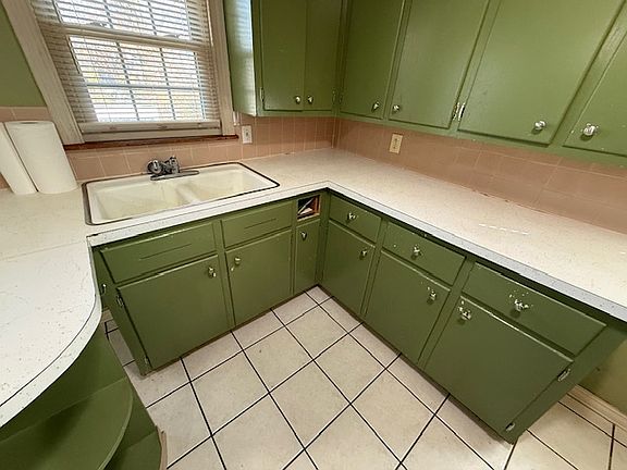 4th image of 424 Old Shay Ln APT 2