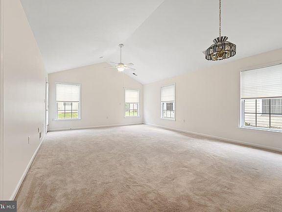 5th image of 1814 Kershaw Ln
