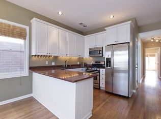 3711 N Clifton Ave, Chicago, IL 60613
