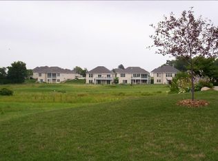 128 Augusta Cir, Waverly, IA 50677