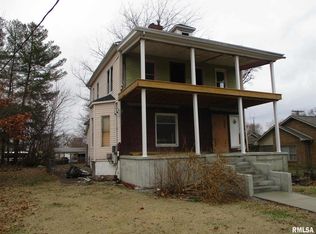 105 Mill St, Benton, IL 62812