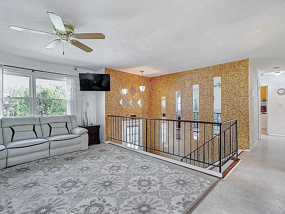 Split Foyer Entryway