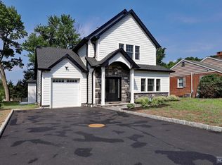 301 Wiley Pl, Wyckoff, NJ 07481