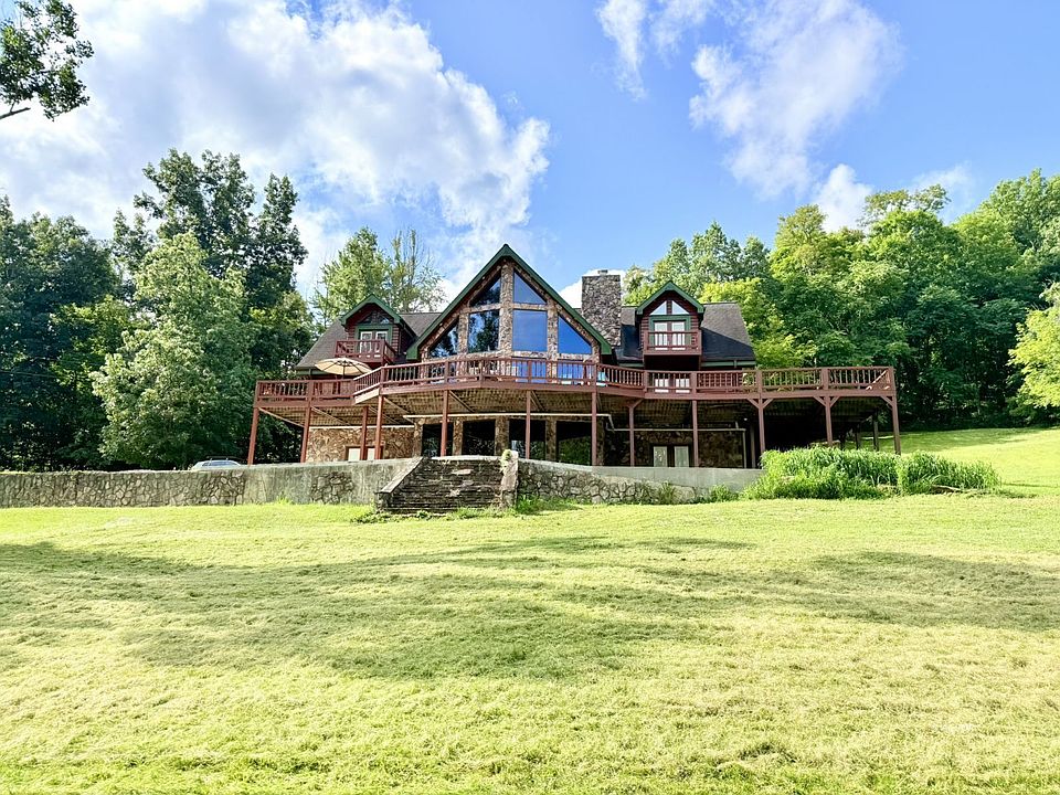 1st image of 637 Pettit Rd