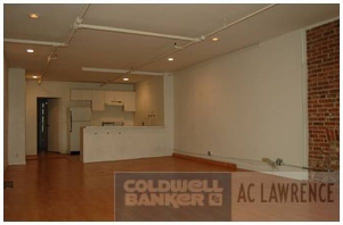2nd image of 20 W 25th St