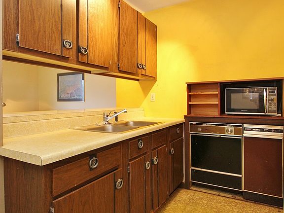 5th image of 1901D Parklake Dr