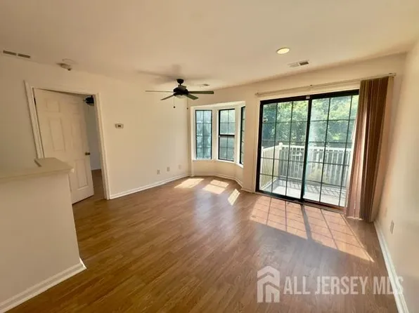 20 Ayres Ct, East Brunswick, NJ 08816
